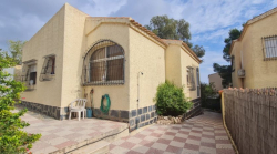 MAISON INDÃ‰PENDANTE DEL BOSQUE LA MARINA-OASIS (ALICANTE) ESPAGNE