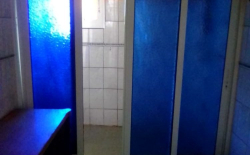 MAISON A VENDRE SEUL DANS LA BARRIÃˆRE /GABON /LIBREVILLE