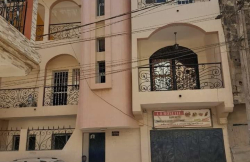Vente d'une belle villa de r+2 Ã  Ouakam SÃ©nÃ©gal prÃ©cisÃ©ment dans la citÃ© avion
