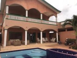 Villa  Meublé avec piscine à louer à Abomey-Calavi
